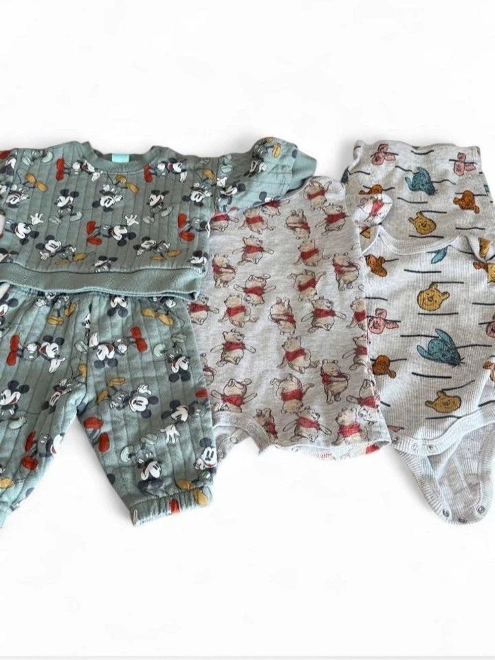 Bundle of Disney baby 3/6 months 4 pieces with Mickey Mouse and Winnie the Pooh